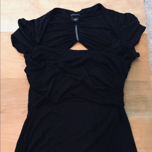 Black dressy top with opening in back✨ - Picture 1 of 3